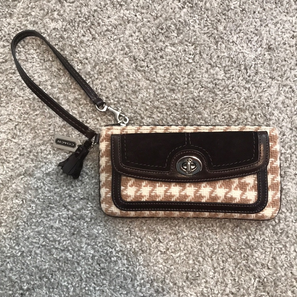 Coach Hampton Houndstooth Wristlet